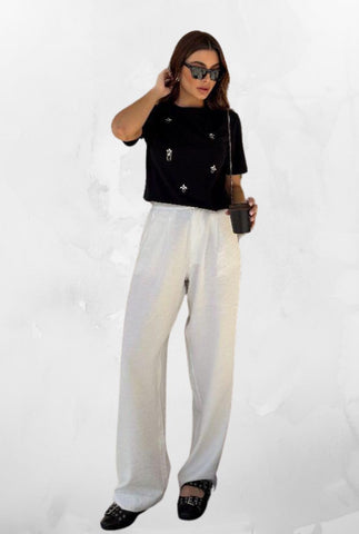 T-Shirt com Pedrarias Mayara Preta