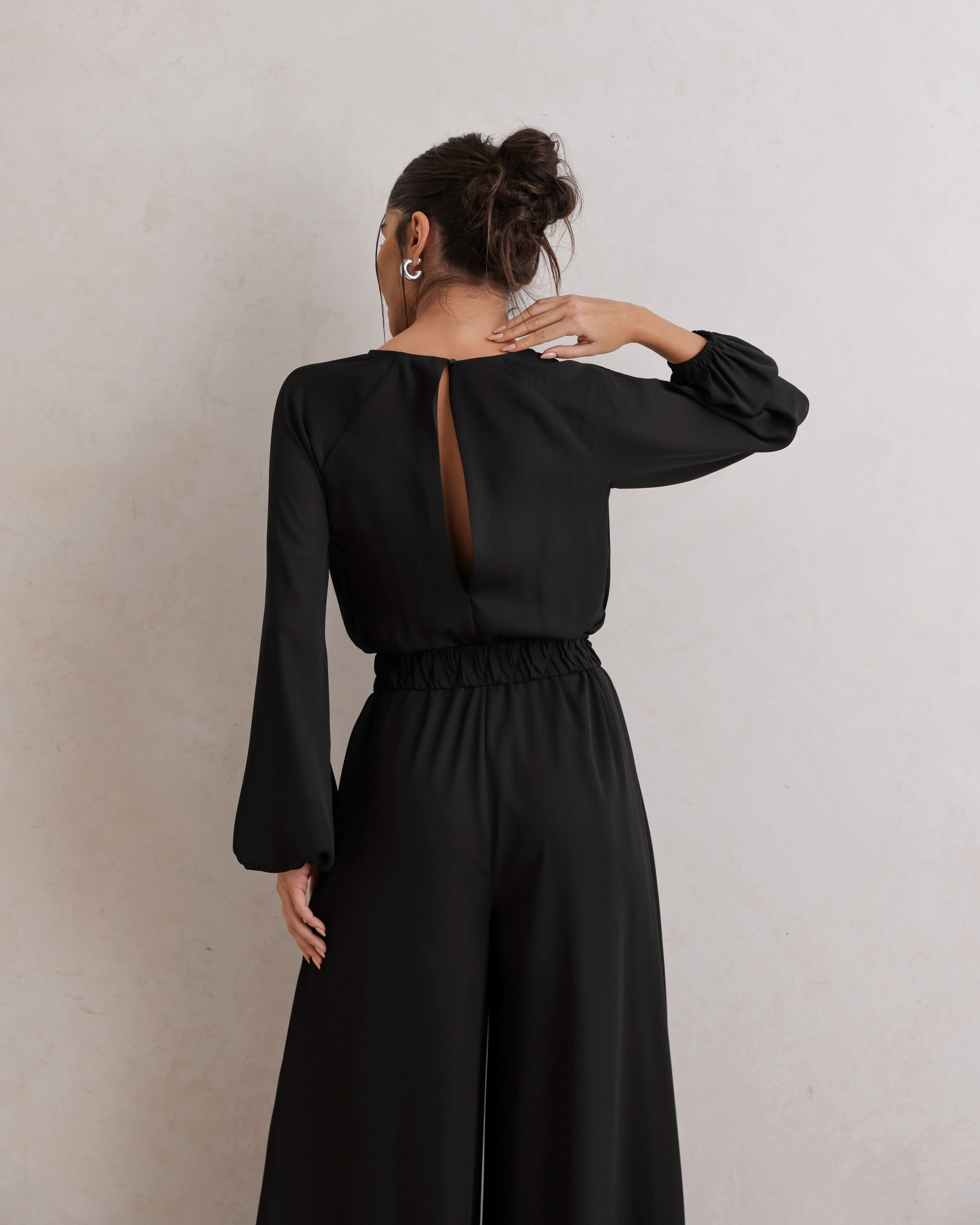 Macacão Pantalona Com Cinto Fivela Preto