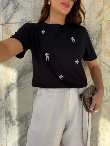 T-Shirt com Pedrarias Mayara Preta