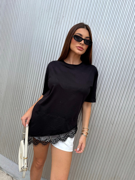 Blusa Assimétrica Amanda - Preta
