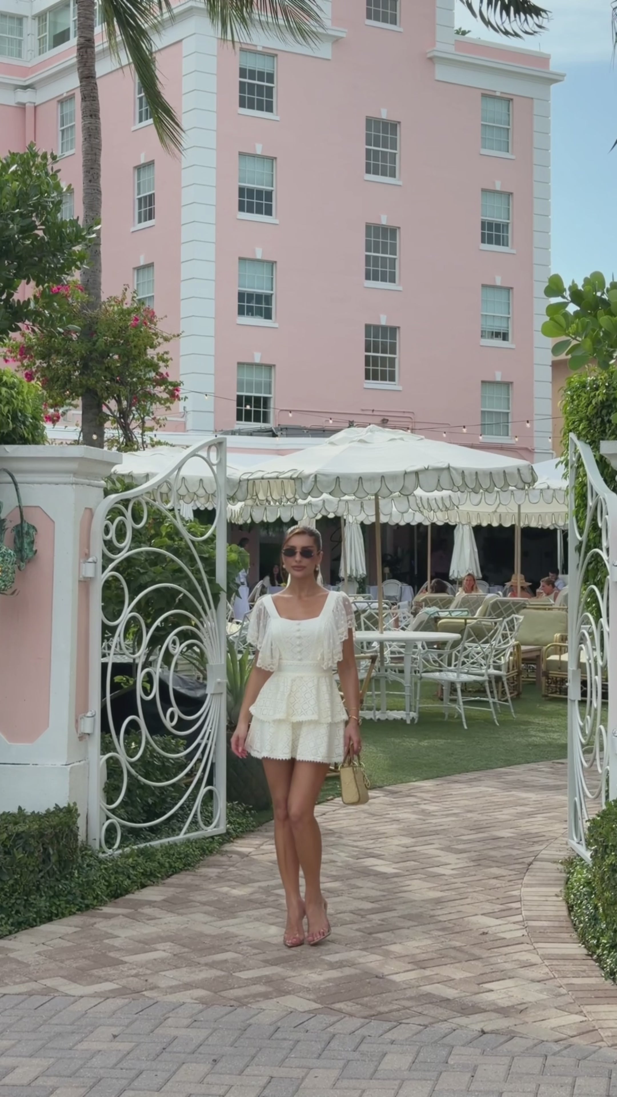 Vestido Macaquinho Brise com Renda - Off White